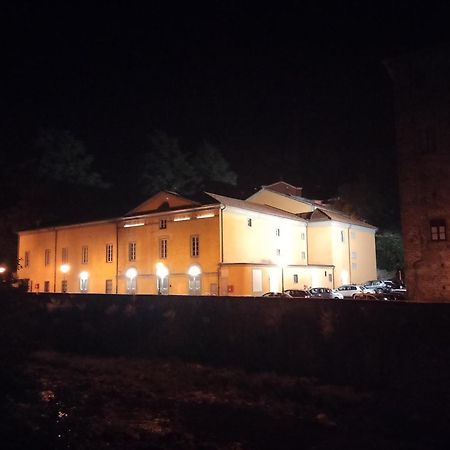 Tuscany, Pontremoli, Italy Swallows Court Lovely Home Sleeps 2 To 4 People Exteriör bild